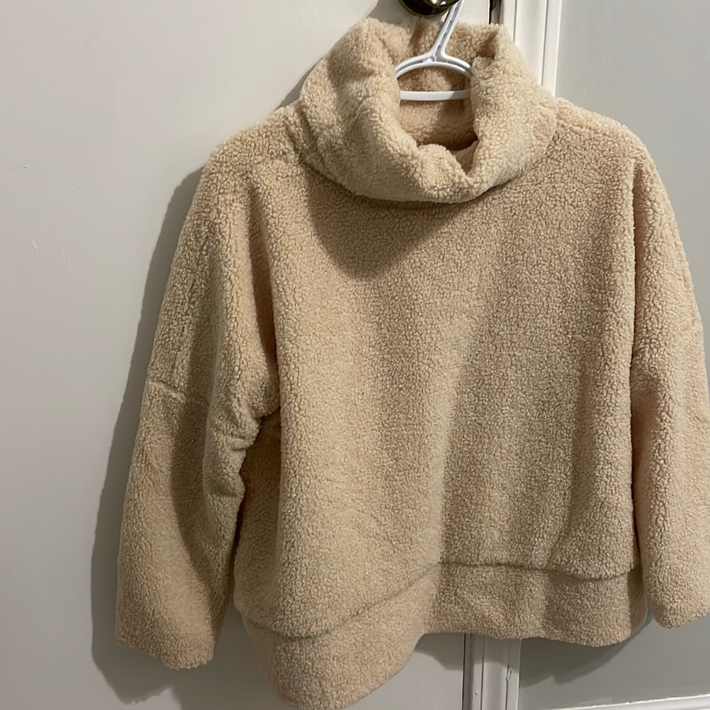 Tuckernuck teddy bear sweater